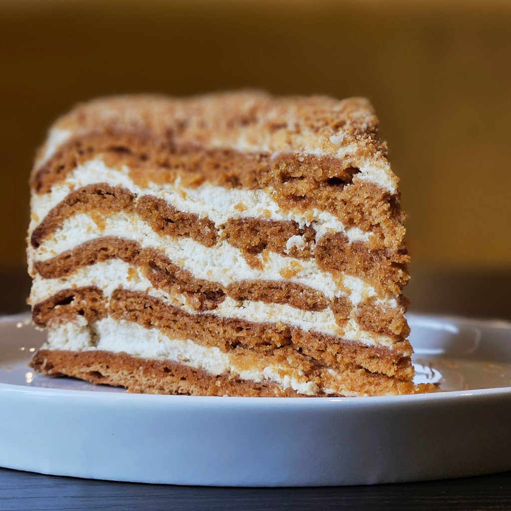 Торт в кондидерской в Минске